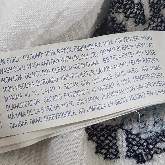 Embroidered Boho Floral Small Crop Top - Picture 4 of 4